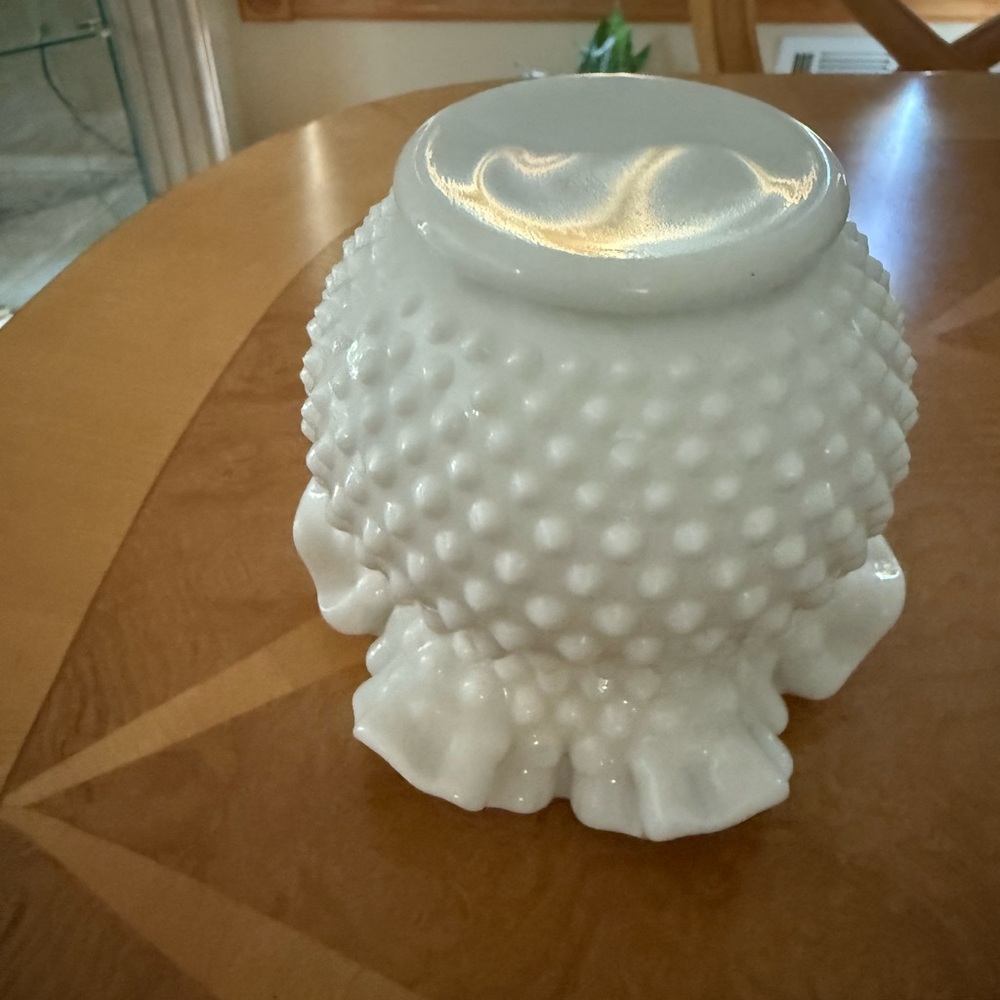 Fenton Hobnail bowl /vase white milk glass. - Picture 4 of 10